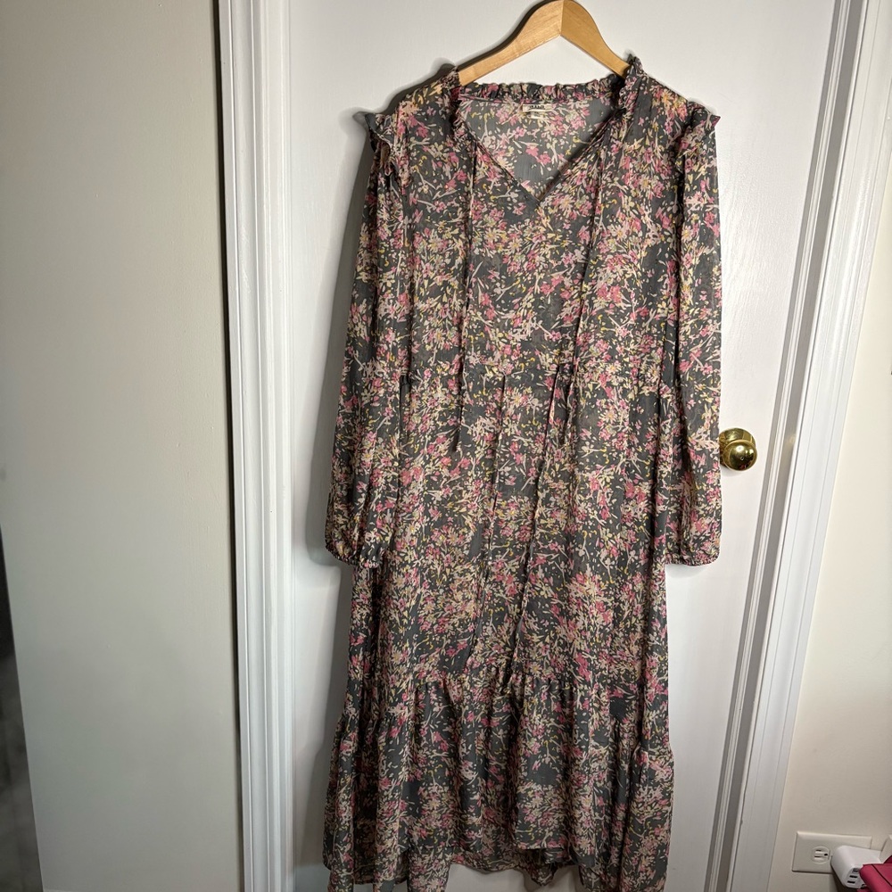 Floral Ruffle-Trim Midi Dress in Gray and Pink